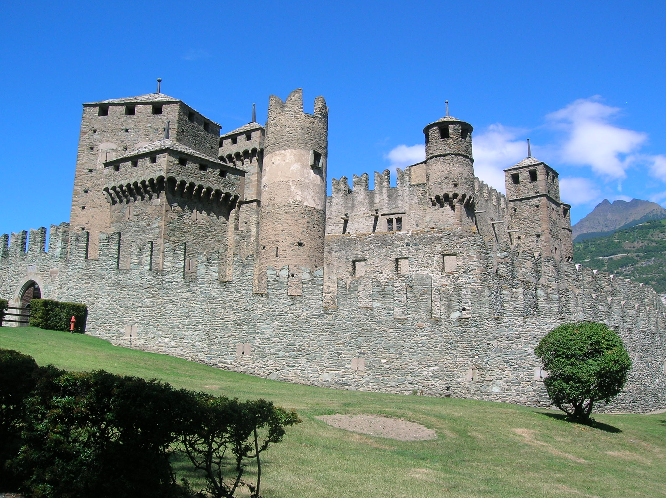 10 Historical Castles in Italy - Tenon Tours